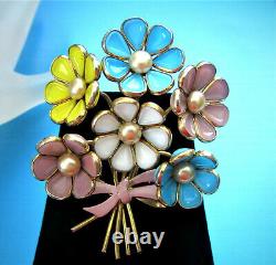 1940 Crown Trifari Alfred Philippe Poured Glass Flower Bouquet Rhodium Fur Clip