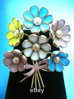 1940 Crown Trifari Alfred Philippe Poured Glass Flower Bouquet Rhodium Fur Clip