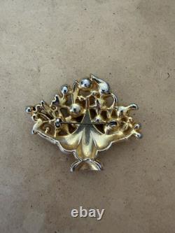 1940s Unsigned Trifari Flower Basket Rhinestone Brooch Pin 2