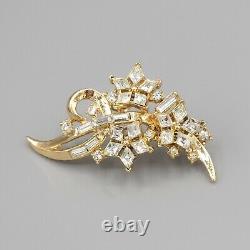 1952 Crown Trifari Alfred Philippe TWINKLE Gold Tone Rhinestone Floral Brooch