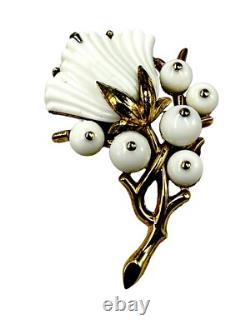 1953 Crown Trifari Philippe Pat Pend'beau Belles' Milk Glass Flower Brooch Book