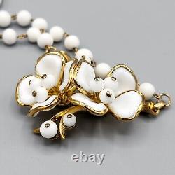 1953 Trifari MAGNOLIA Alfred Philippe Poured White Glass Necklace BOOK AD PIECE