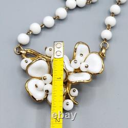 1953 Trifari MAGNOLIA Alfred Philippe Poured White Glass Necklace BOOK AD PIECE