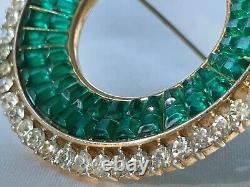 1960s ALFRED PHILIPPE TRIFARI ART BROOCH 1.8EMERALD GREEN RHINESTONES GOLD TONE