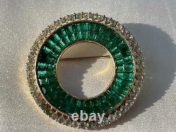 1960s ALFRED PHILIPPE TRIFARI ART BROOCH 1.8EMERALD GREEN RHINESTONES GOLD TONE