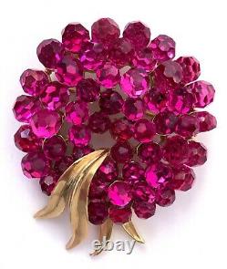 Alfred Philippe CROWN TRIFARI BRIOLETTE GLASS Fuchsia Pink Wreath Pin Brooch VTG