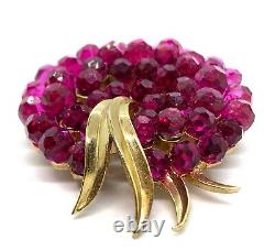 Alfred Philippe CROWN TRIFARI BRIOLETTE GLASS Fuchsia Pink Wreath Pin Brooch VTG