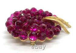 Alfred Philippe CROWN TRIFARI BRIOLETTE GLASS Fuchsia Pink Wreath Pin Brooch VTG