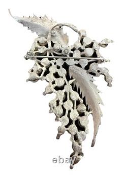 Alfred Philippe CROWN TRIFARI Signed Grape Leaf and Pearl Silver-tone Brooch LRG