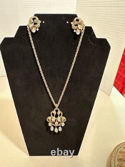 Alfred Philippe Crown Trifari Goldtone Set Earrings/Necklace Moving Diamantes