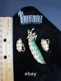 Alfred Philippe Crown Trifari Green Enamel Pearl Peas In A Pod Brooch & Earrings