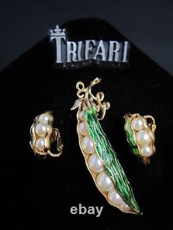 Alfred Philippe Crown Trifari Green Enamel Pearl Peas In A Pod Brooch & Earrings