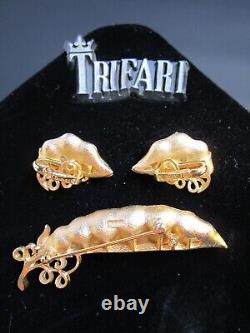 Alfred Philippe Crown Trifari Green Enamel Pearl Peas In A Pod Brooch & Earrings