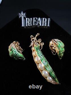 Alfred Philippe Crown Trifari Green Enamel Pearl Peas In A Pod Brooch & Earrings