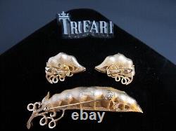 Alfred Philippe Crown Trifari Green Enamel Pearl Peas In A Pod Brooch & Earrings