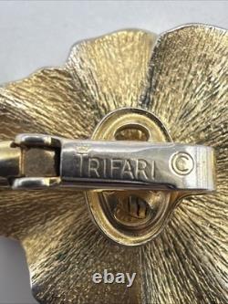 Alfred Philippe Rare Crown Trifari Pansy Rhinestone Brooch Pin Clip Earrings