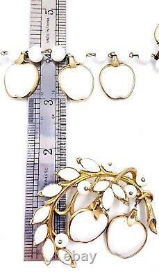 Alfred Philippe Trifari Crown Apple Milk Glass Ribbed Necklace Brooch Earrings