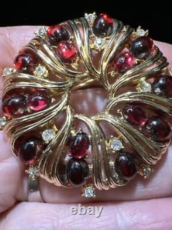 Alfred philippe trifari brooch with red glass cabochon