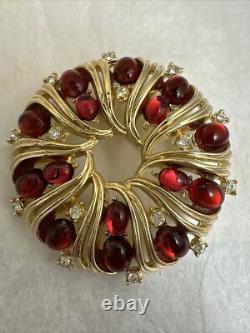 Alfred philippe trifari brooch with red glass cabochon