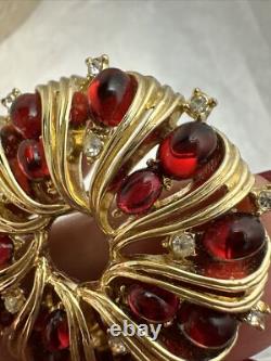 Alfred philippe trifari brooch with red glass cabochon