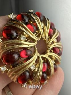Alfred philippe trifari brooch with red glass cabochon