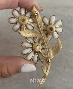 Beautiful Vintage Alfred Philippe Crown Trifari Poured Glass Flower Brooch Pin
