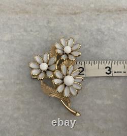 Beautiful Vintage Alfred Philippe Crown Trifari Poured Glass Flower Brooch Pin