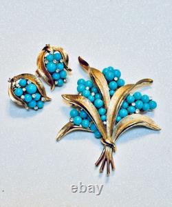 CROWN TRIFARI A. PHILIPPE Gold Tone Turquoise Rhinestone Bouquet Brooch Earrings CROWN TRIFARI A. PHILIPPE Gold Tone Turquoise Rhinestone Bouquet Brooch Earrings