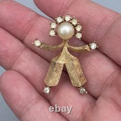 Crown Trifari Alfred Philippe 1940's Hans Katrinka Brooch Person Vermeil