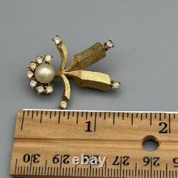 Crown Trifari Alfred Philippe 1940's Hans Katrinka Brooch Person Vermeil