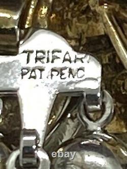 Crown Trifari Alfred Philippe 1950, s Pat Pen Gold Tone Rhinestones Pin Brooch