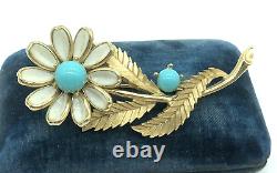 Crown Trifari Alfred Philippe Daisy Brooch White Gripoix Faux Turquoise Enamel