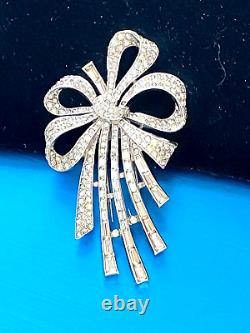 Crown Trifari Alfred Philippe Pave' & Baguette Crystals Rhodium Bow Fur Clip