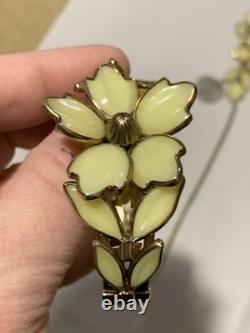 Crown Trifari Alfred Philippe Poured Glass Dogwood Cuff Bracelet And Necklace