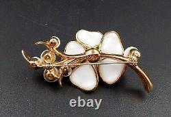 Crown Trifari Alfred Philippe Poured Milk Glass Flower Berries Brooch Gold Tone