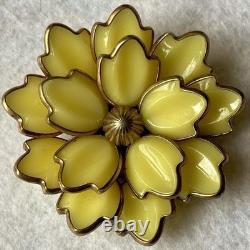 Crown Trifari Alfred Philippe Yellow Poured Glass Flower Brooch Vintage
