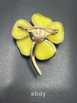 Crown Trifari Alfred Philippe yellow daisy flower molded gold tone brooch pin