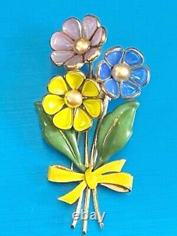 Crown Trifari Alfred Phillippe Poured Glass Gold Plate Enamel Bouquet Fur Clip