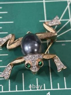 Crown Trifari Jelly Belly Frog Brooch Pin Jeweled Alfred Philippe Cabochon