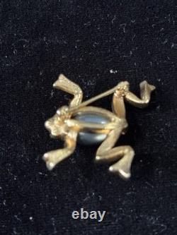 Crown Trifari Jelly Belly Frog Brooch Pin Jeweled Alfred Philippe Cabochon