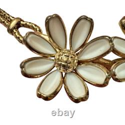 Crown Trifari Poured Milk Glass Daisy Flower Necklace Alfred Philippe VTG 1950s