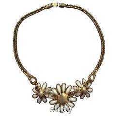 Crown Trifari Poured Milk Glass Daisy Flower Necklace Alfred Philippe VTG 1950s