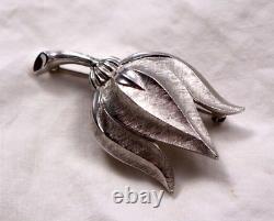 Crown Trifari Tulip Pin Brooch Brushed Silvertone Vintage MCM Alfred Philippe 2