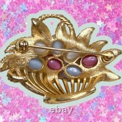 Crown Trifari vintage 1960s jelly belly lucite Easter brooch Alfred Philippe 50s