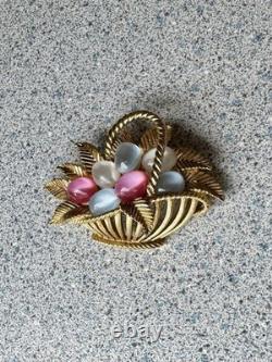 Crown Trifari vintage 1960s jelly belly lucite Easter brooch Alfred Philippe 50s