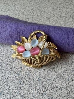 Crown Trifari vintage 1960s jelly belly lucite Easter brooch Alfred Philippe 50s