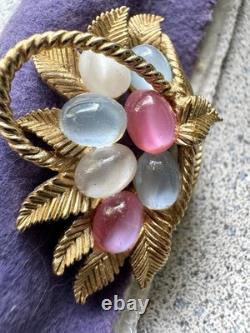 Crown Trifari vintage 1960s jelly belly lucite Easter brooch Alfred Philippe 50s