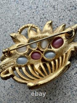 Crown Trifari vintage 1960s jelly belly lucite Easter brooch Alfred Philippe 50s