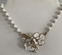 Gorgeous Vintage Crown Trifari Alfred Philippe Poured Milk Glass Necklace
