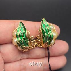 NOS VTG Crown Trifari Peas in a Pod Green Enamel Pearl Earrings Advertised Vogue